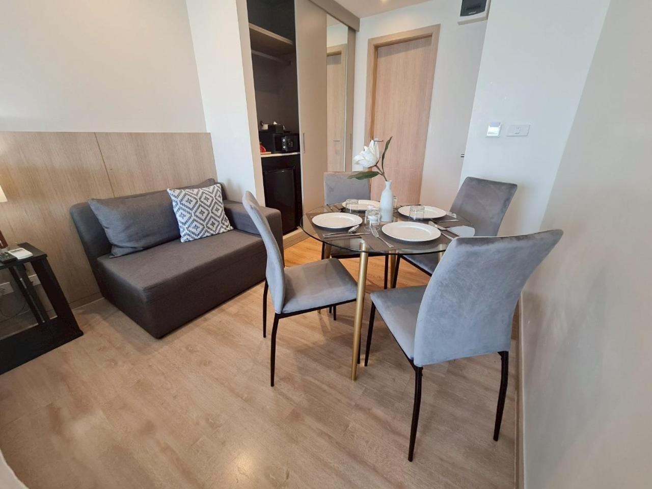 The Residence On Thonglor By Uhg Bangkok Esterno foto