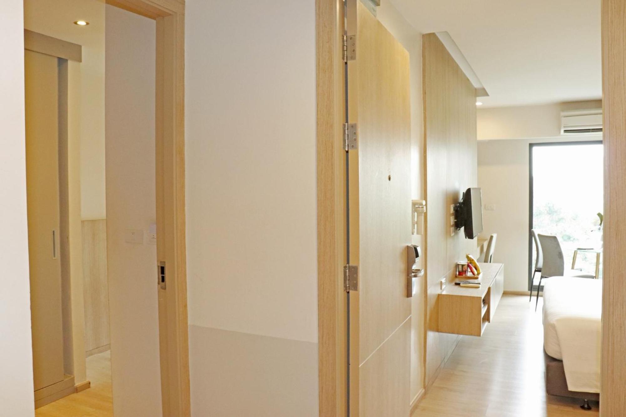 The Residence On Thonglor By Uhg Bangkok Esterno foto