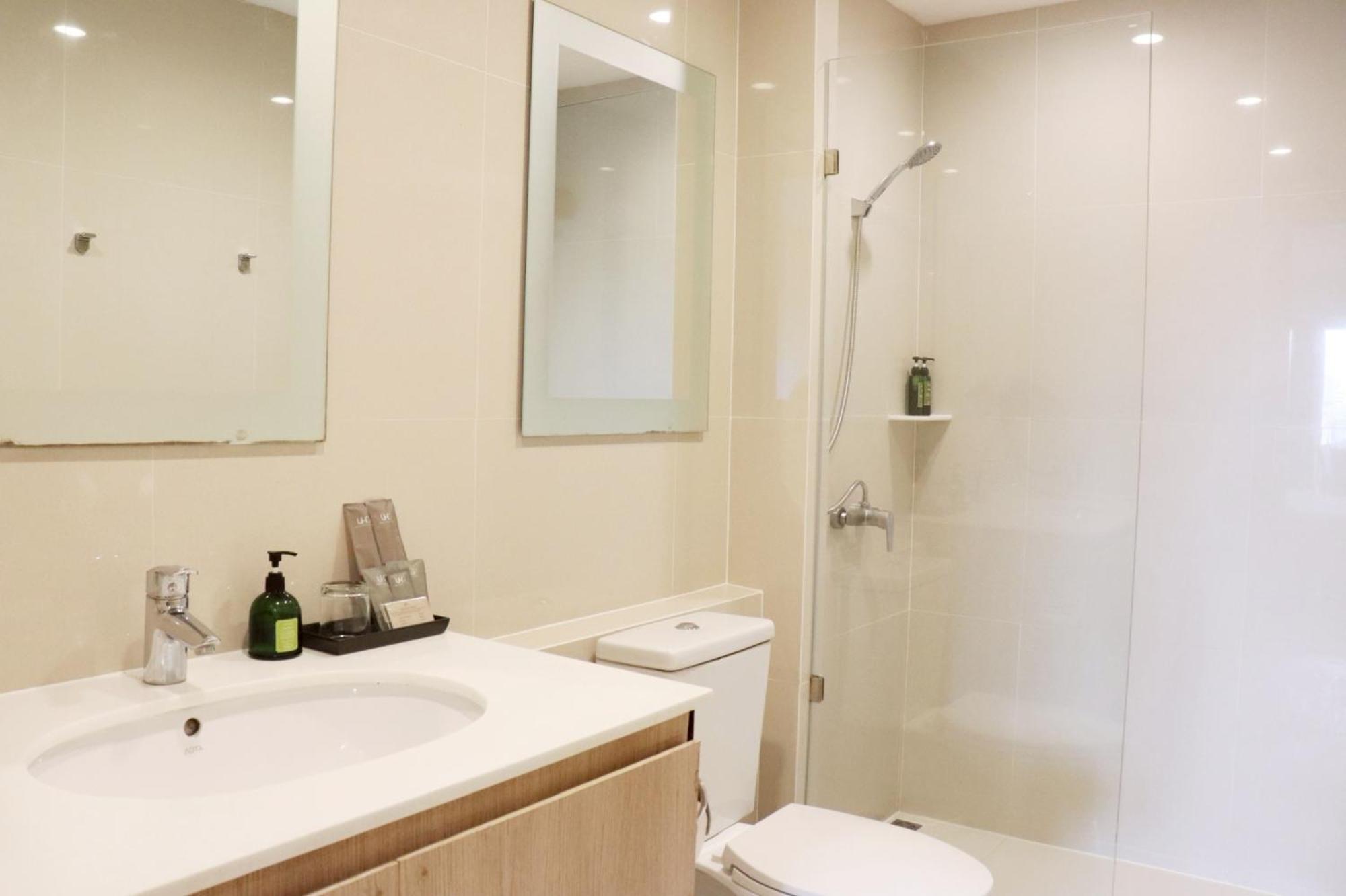 The Residence On Thonglor By Uhg Bangkok Esterno foto