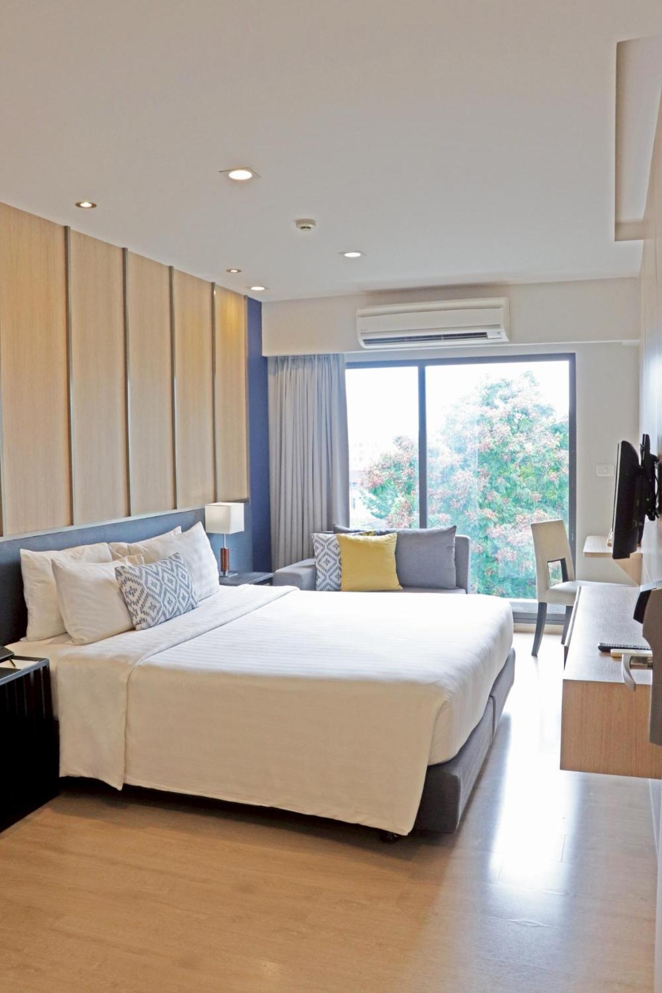 The Residence On Thonglor By Uhg Bangkok Esterno foto