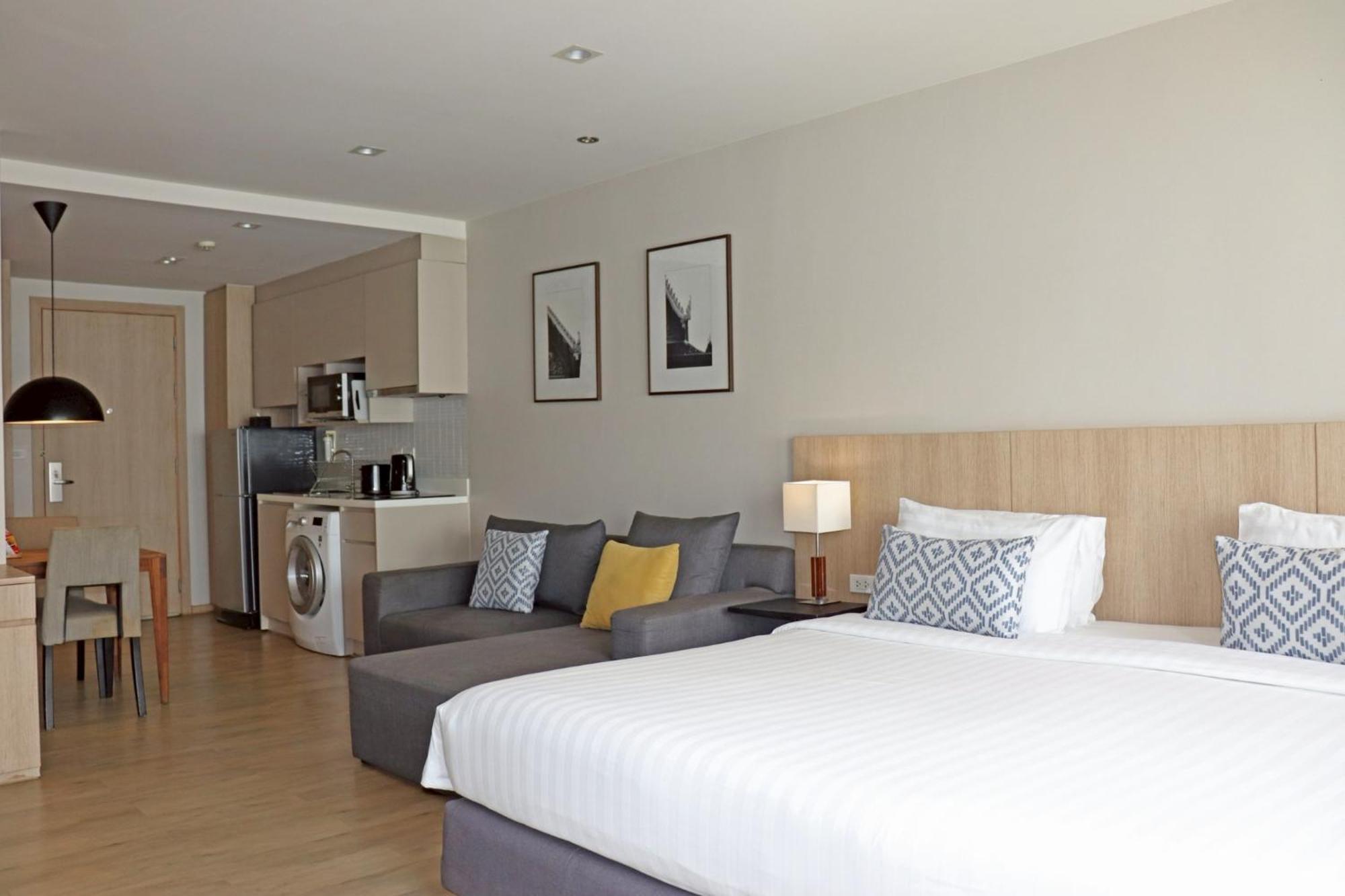 The Residence On Thonglor By Uhg Bangkok Esterno foto